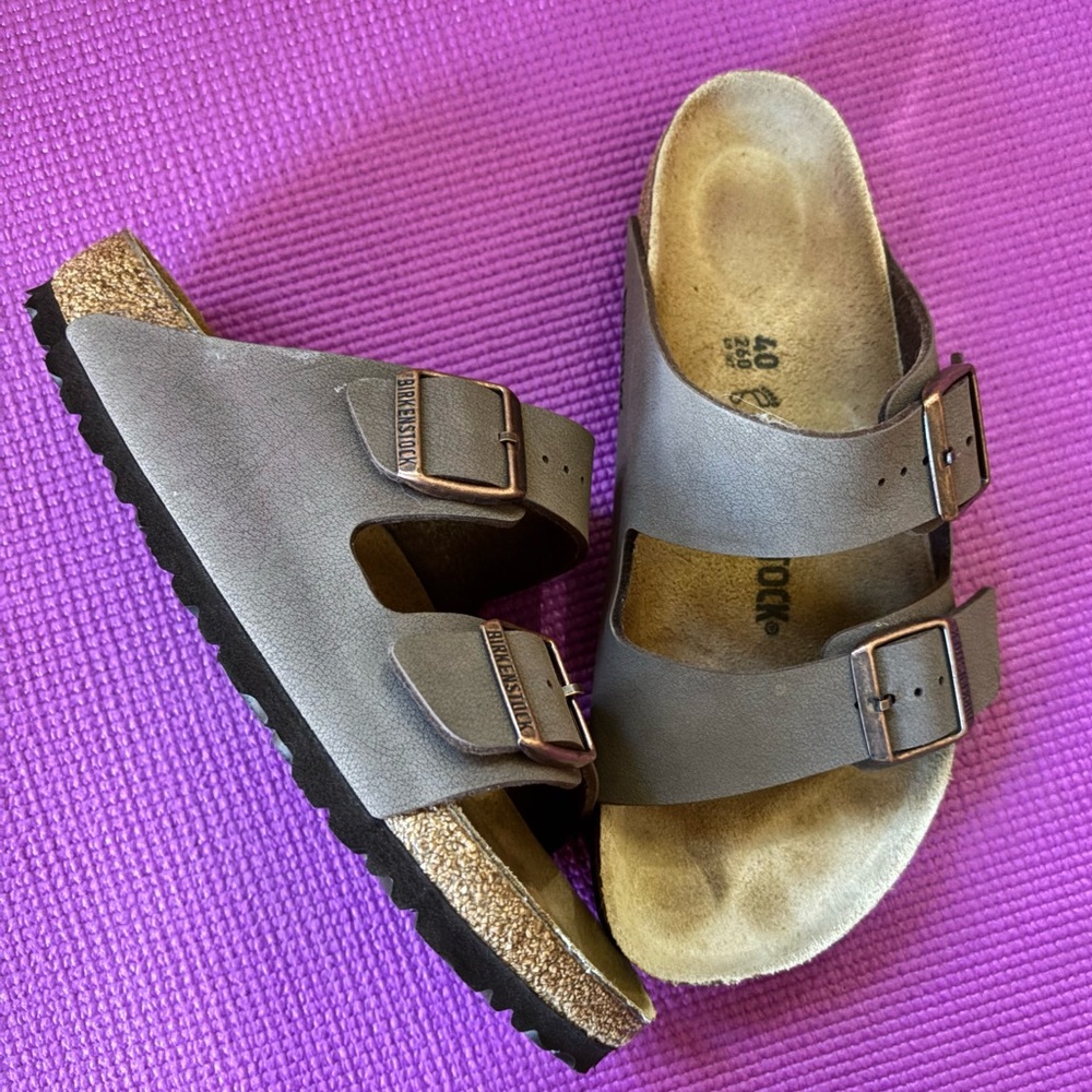 Birkenstock | 2 Strap Arizona Sandal in Mocha 🤎